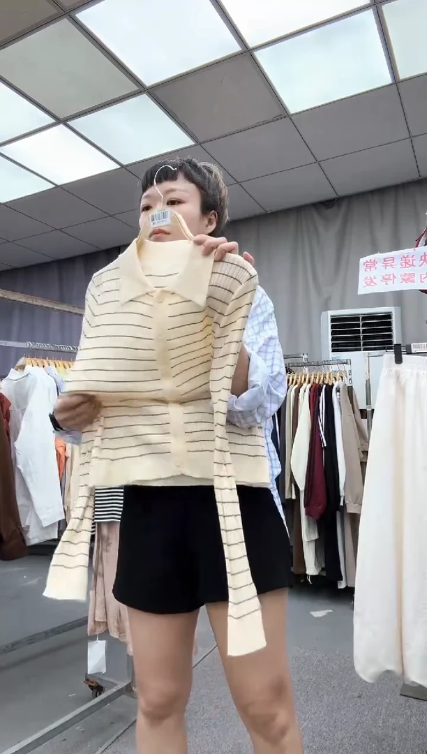 （单上衣）  大哥家漂亮衣服漂亮颜色