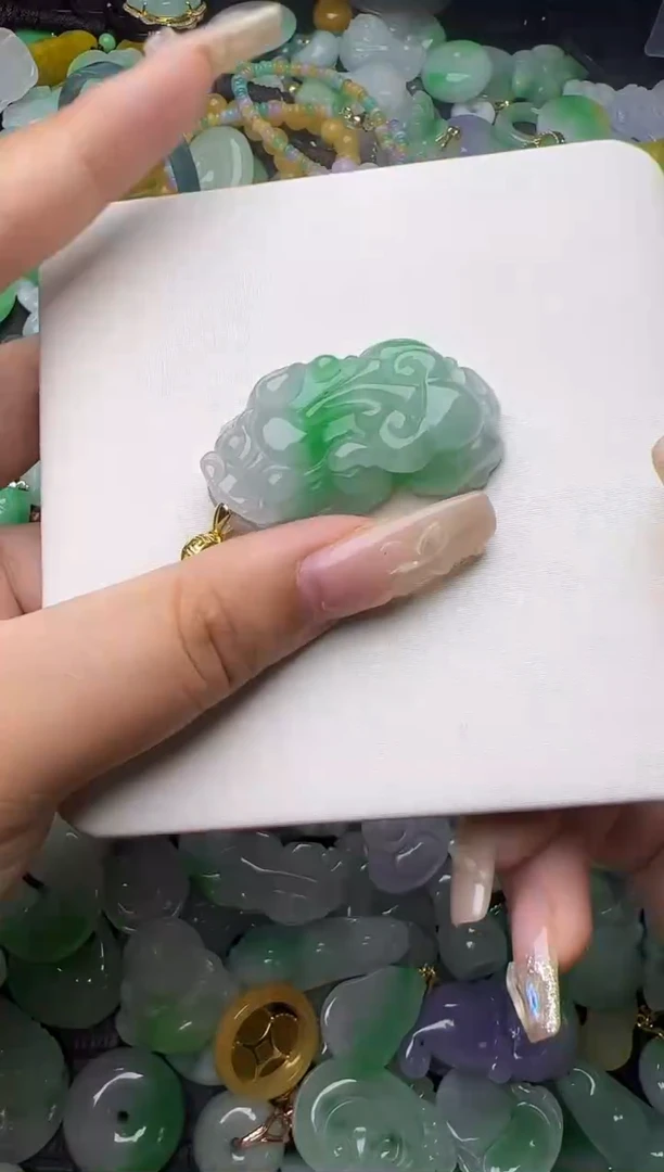 翡翠未镶嵌颈饰天然缅甸翡翠吊坠