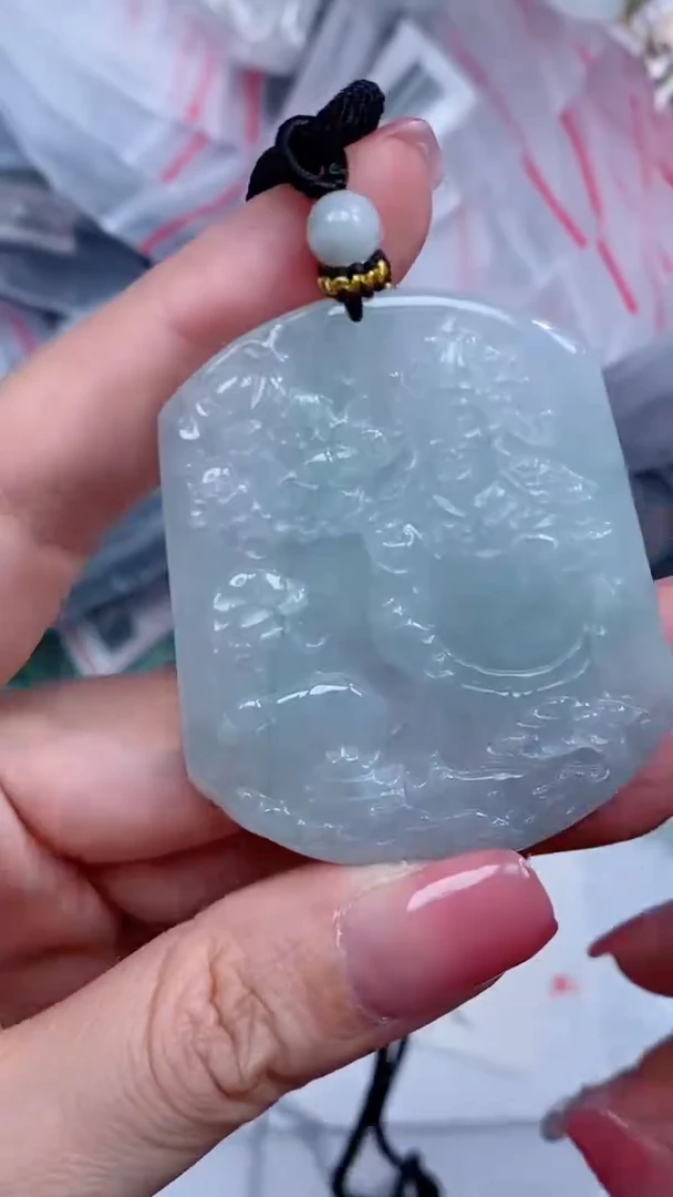 翡翠未镶嵌颈饰吊坠