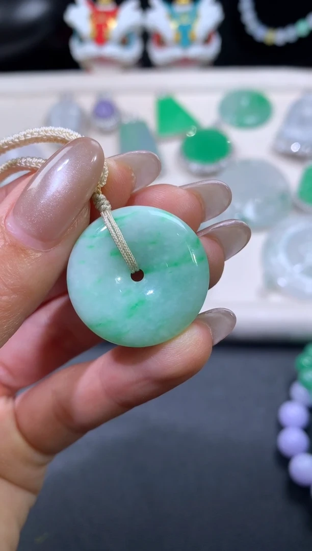 吊坠(赠链)18K金镶嵌翡翠翡翠