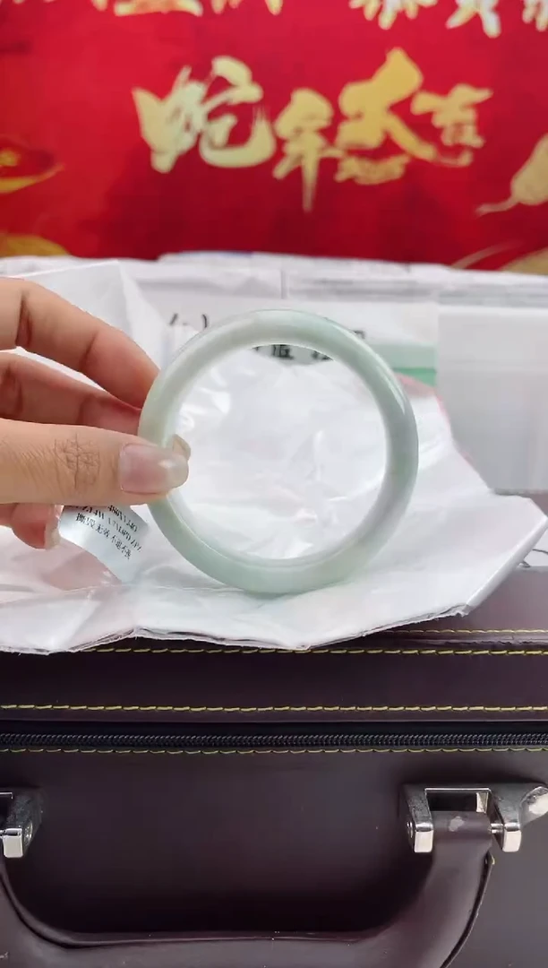 【闪购商品】翡翠手镯未镶嵌翡翠手镯（微瑕）3