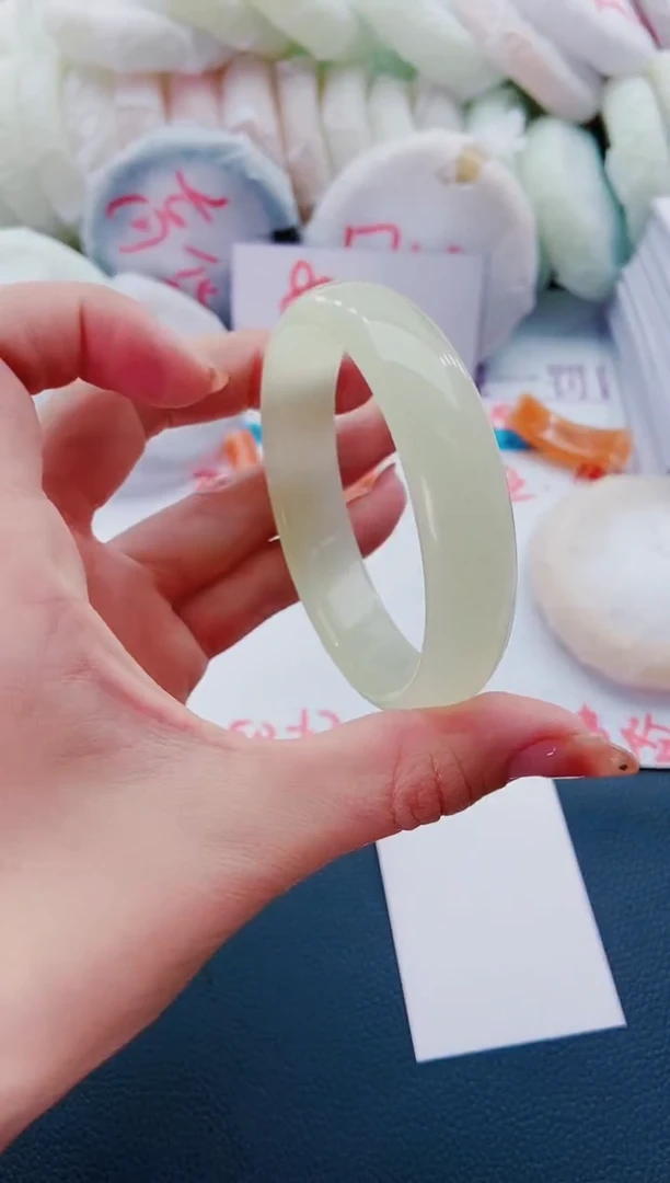 未镶嵌手镯石英质玉L70-60-61