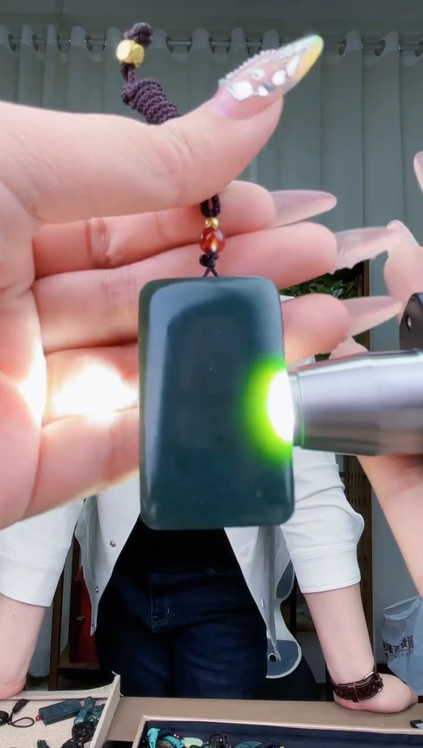 【闪购商品】和田玉挂件未镶嵌拍一发一，多样性发货！