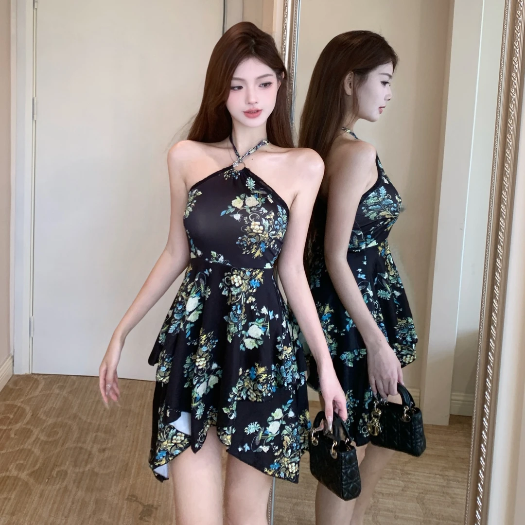 辣妹挂脖吊带连衣裙时尚露背印花修身显瘦不规则a字裙性感包臀裙