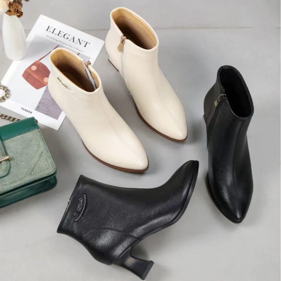 【新一纯】法式套筒后拉炼尖头防滑粗跟短靴加绒时装靴秋冬Y633-28