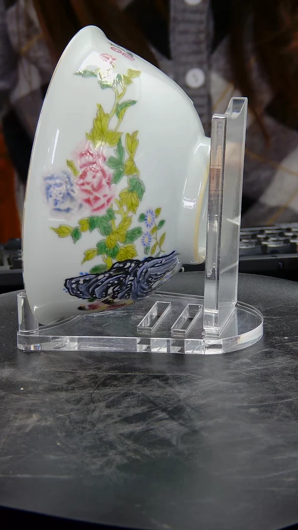 碗粉彩花卉纹碗一对