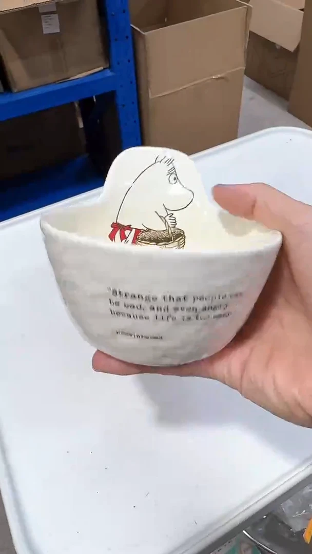 【闪购商品】瓷片姆明妈妈手把碗4.5寸