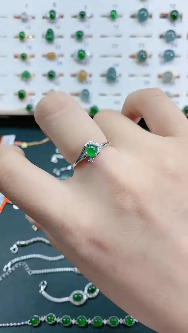 翡翠戒指银S925镶嵌天然翡翠