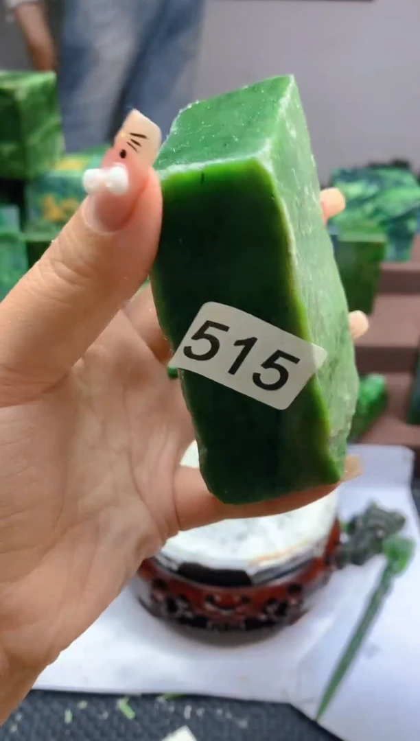 和田玉（碧玉）未镶嵌珠宝半成品515