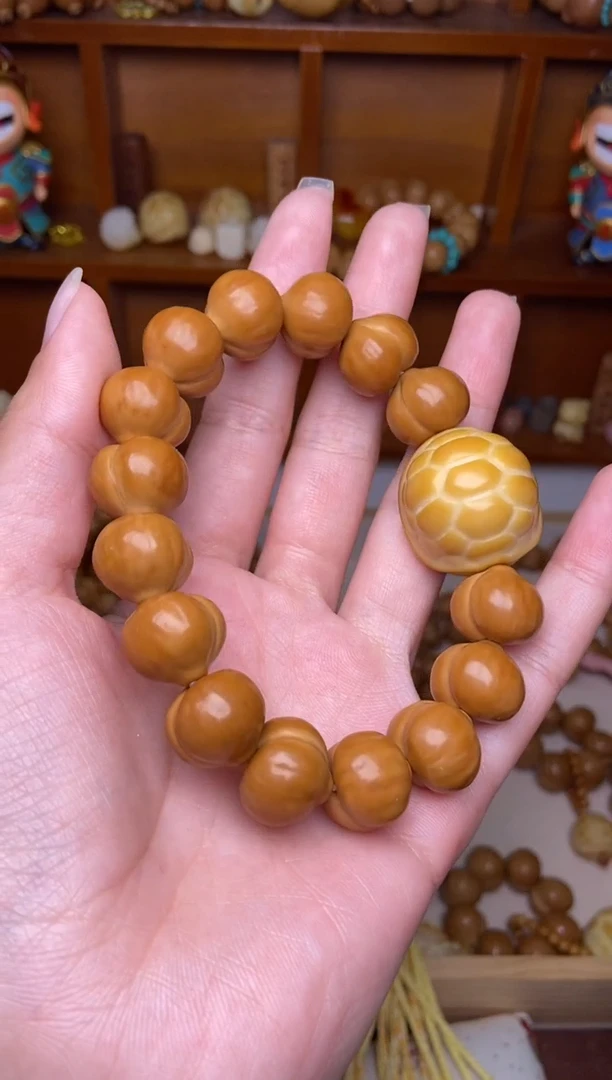 把件猴头核桃屁桃＋富甲手串