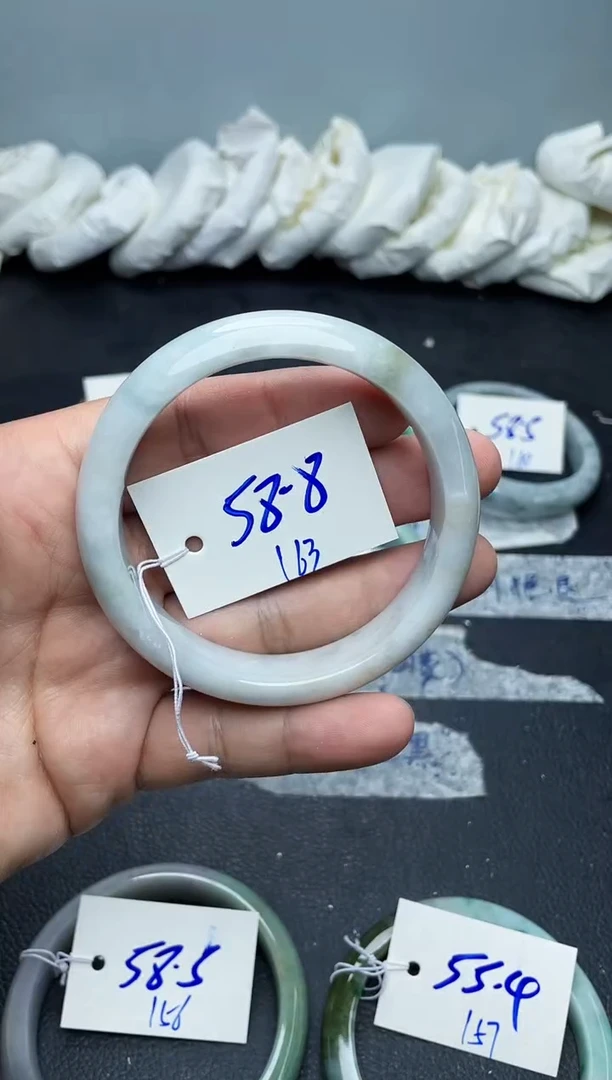未镶嵌手镯翡翠163