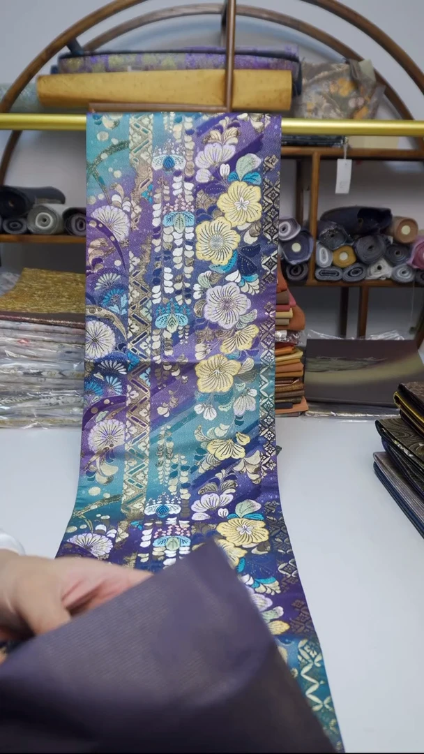 织绣57彩金花卉花卉