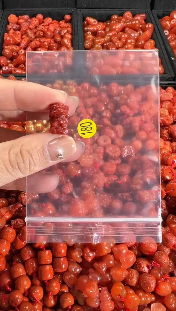 【闪购商品】南红玛瑙颈饰未镶嵌1