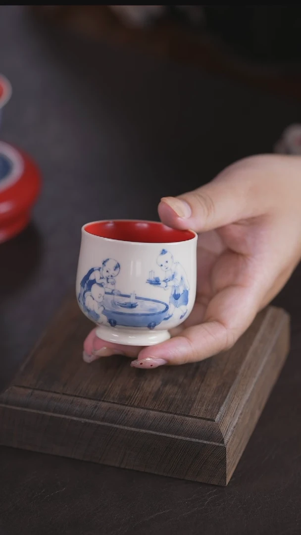 青花童子戏水单杯
