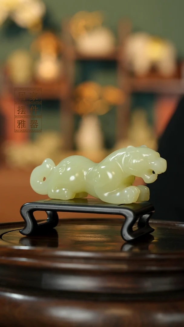 玉《伏虎如虎添翼》摆件