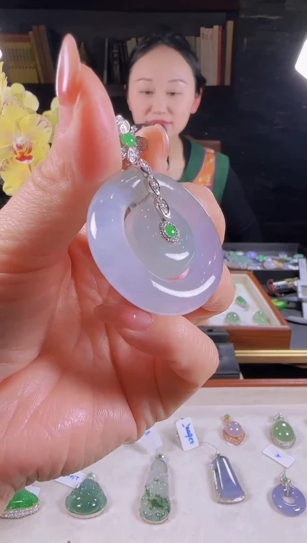 【闪购商品】翡翠吊坠(不含链)18K金镶嵌紫罗兰甜甜圈