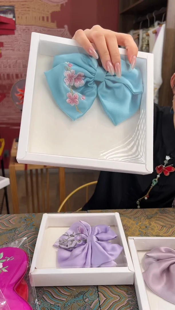 【闪购商品】织绣苏绣桑蚕丝手工绣刺绣弹簧夹