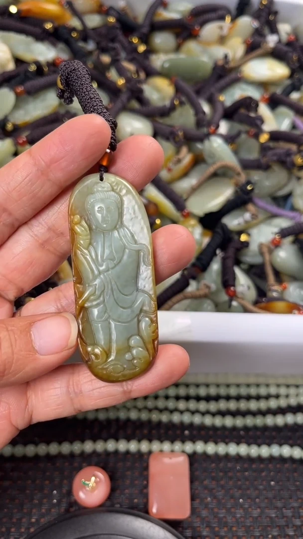 【闪购商品】和田玉颈饰未镶嵌多样性发货没有证书拍一发一有瑕