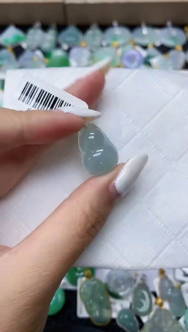 颈饰18K金镶嵌翡翠11111111111