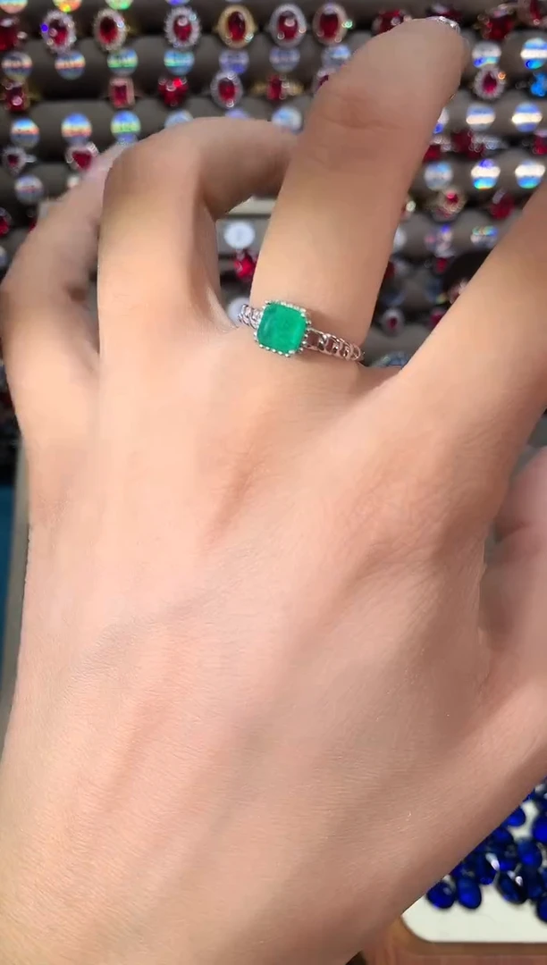 银S925镶嵌戒指祖母绿白6