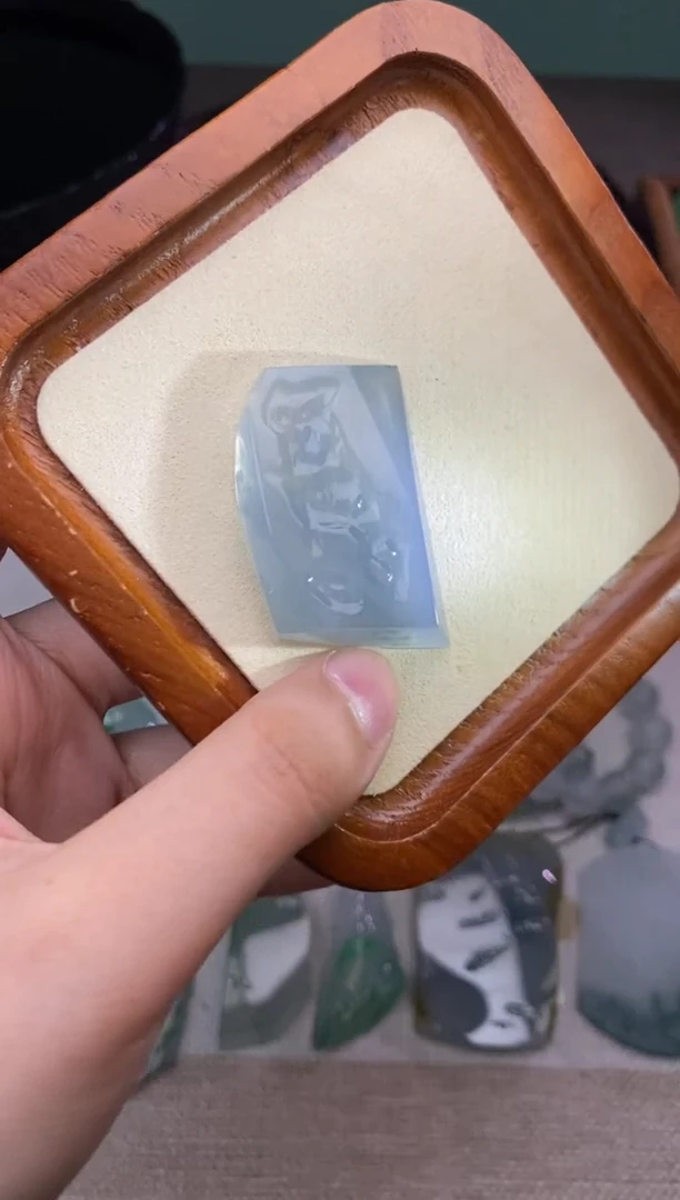 定制翡翠未镶嵌冰蓝料