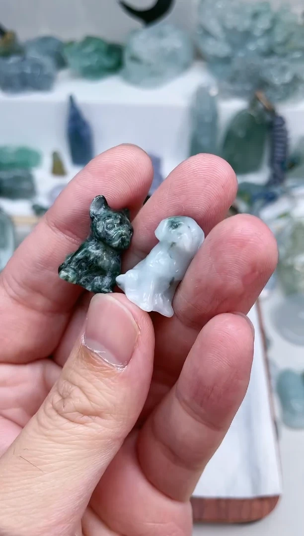 【闪购商品】翡翠摆件未镶嵌一对小狗