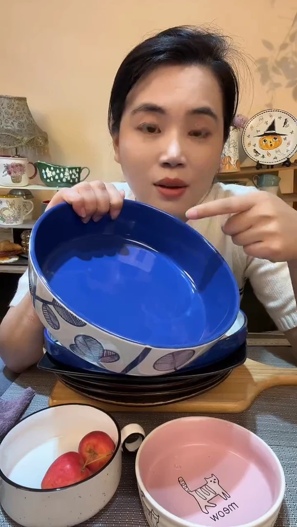 瓷片9英寸手绘浮雕碗  微瑕介意勿拍