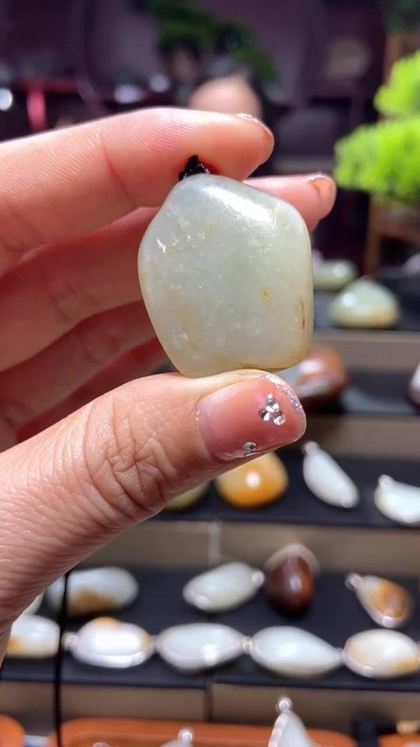 和田玉未镶嵌挂件和田玉吊坠挂件精美