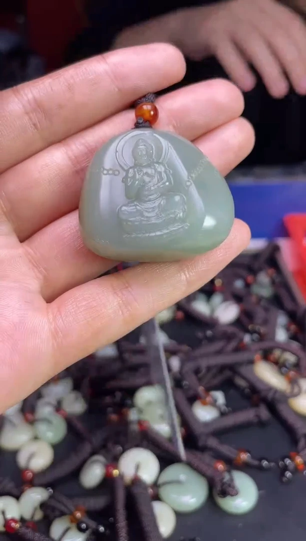 未镶嵌和田玉挂件1