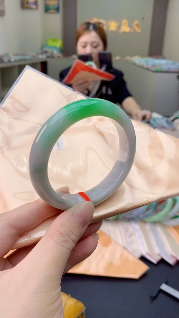 翡翠手镯未镶嵌0583488196