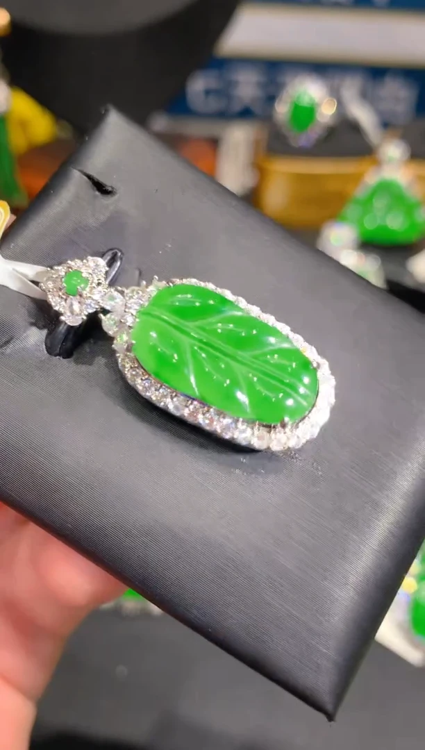 翡翠未镶嵌颈饰4一季