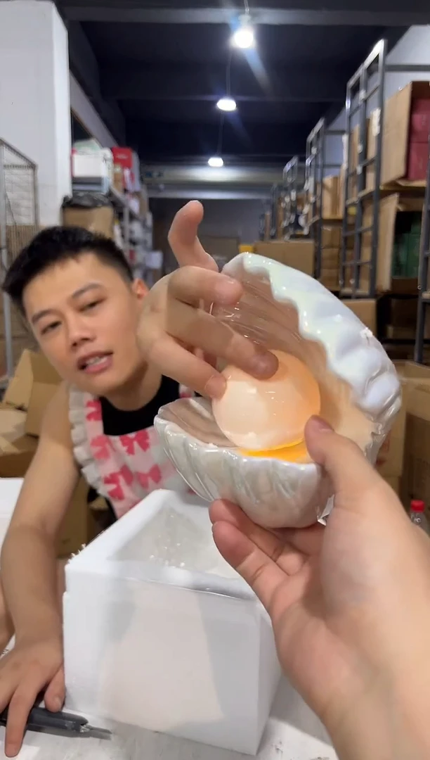 瓷片白色贝壳加灯