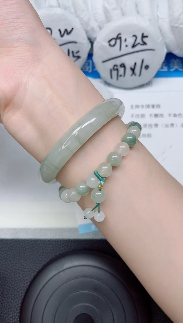 石英质玉手镯未镶嵌110-58.9