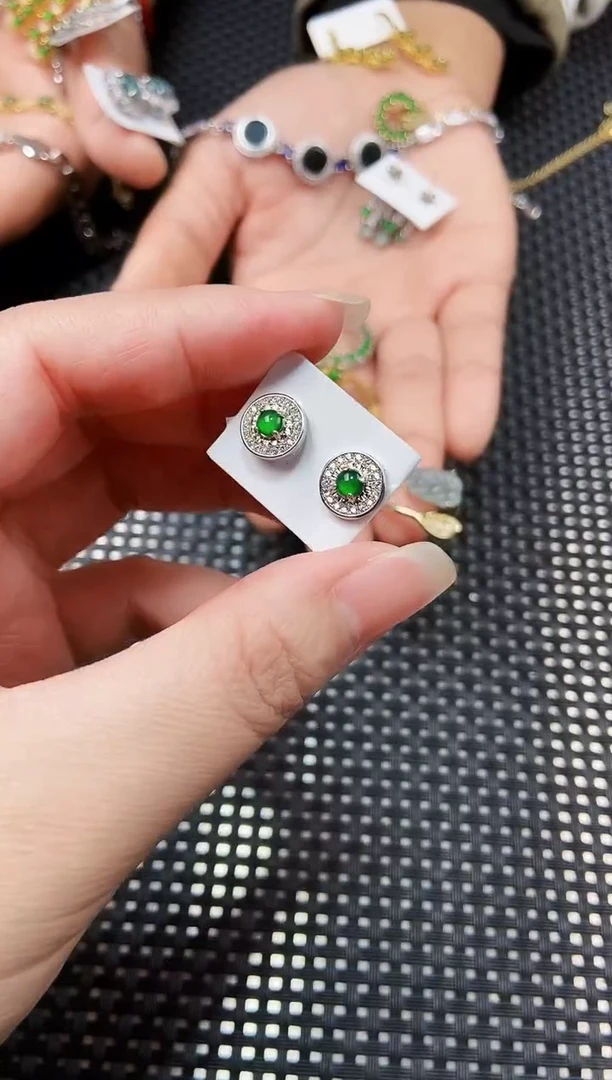 【闪购商品】翡翠耳饰未镶嵌111111111