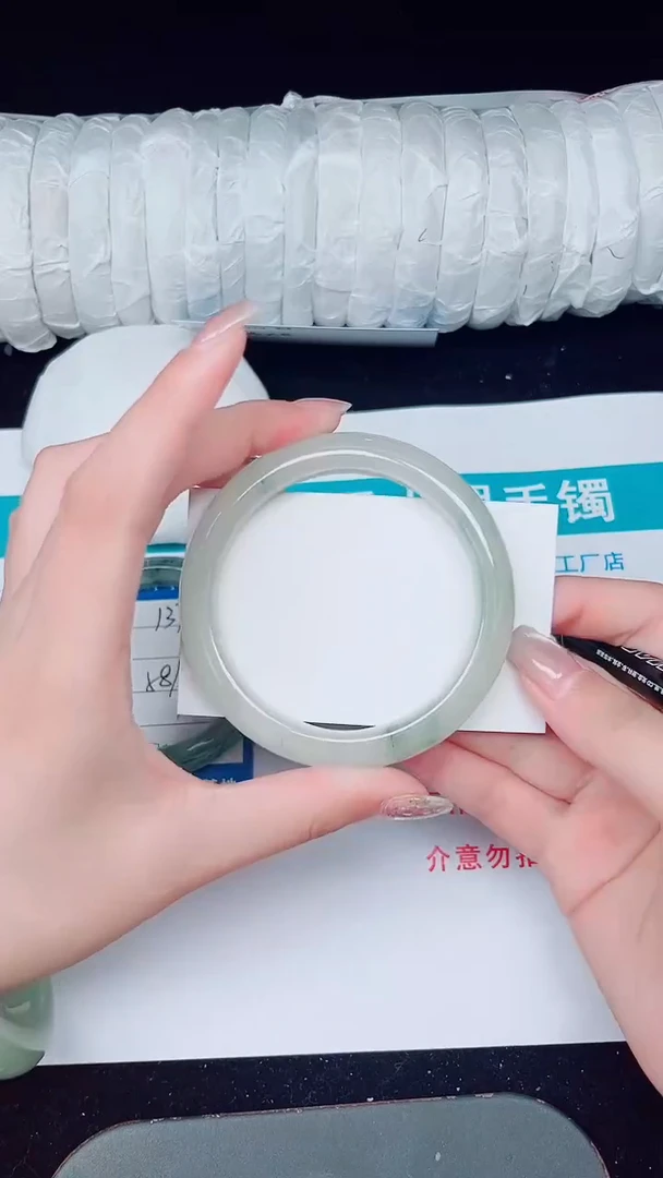 未镶嵌手镯石英质玉138-59/60