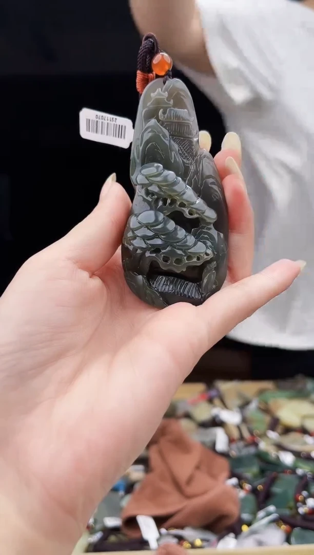 颈饰未镶嵌和田玉1