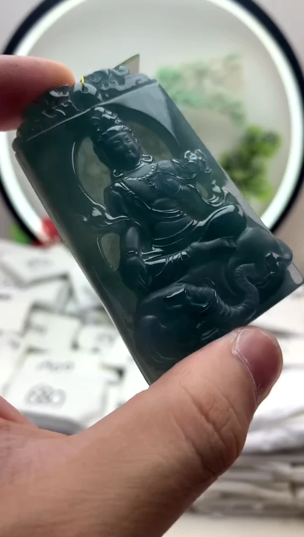 颈饰未镶嵌翡翠普贤