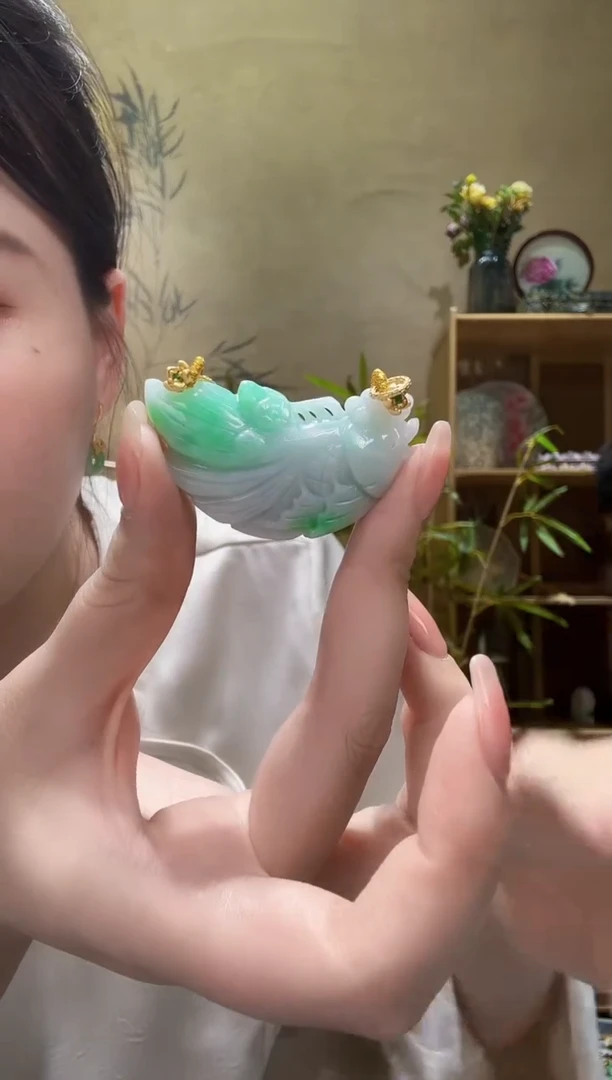 翡翠未镶嵌颈饰吊坠