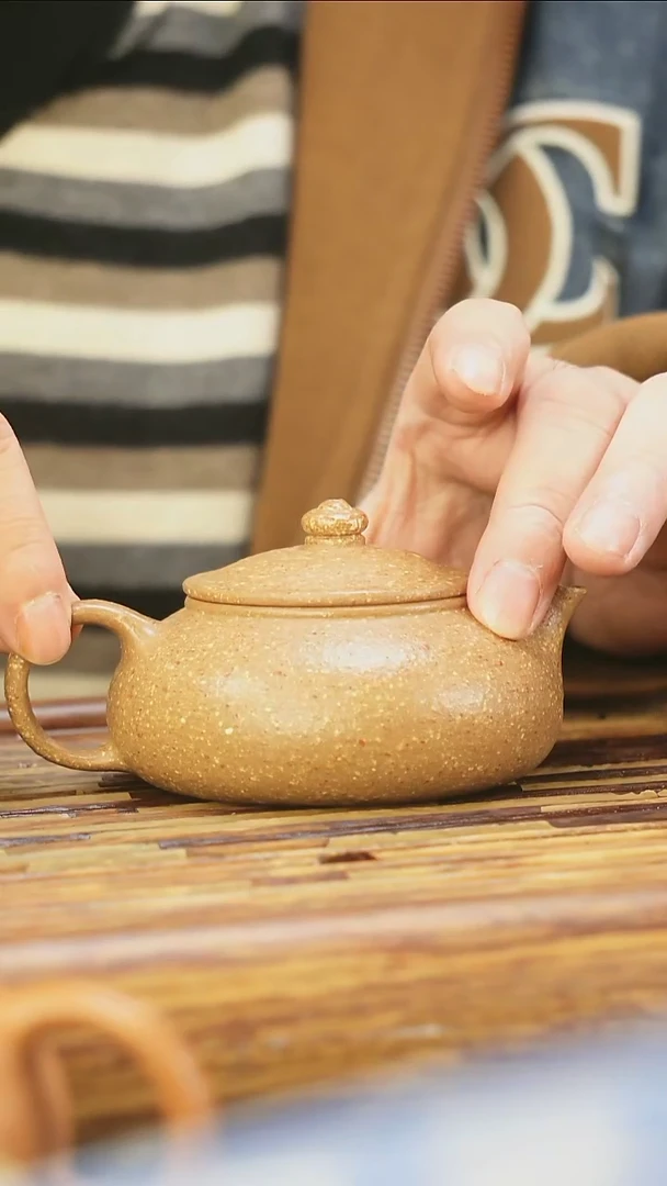 茶壶紫砂五彩段泥粗砂*薄胎寒江