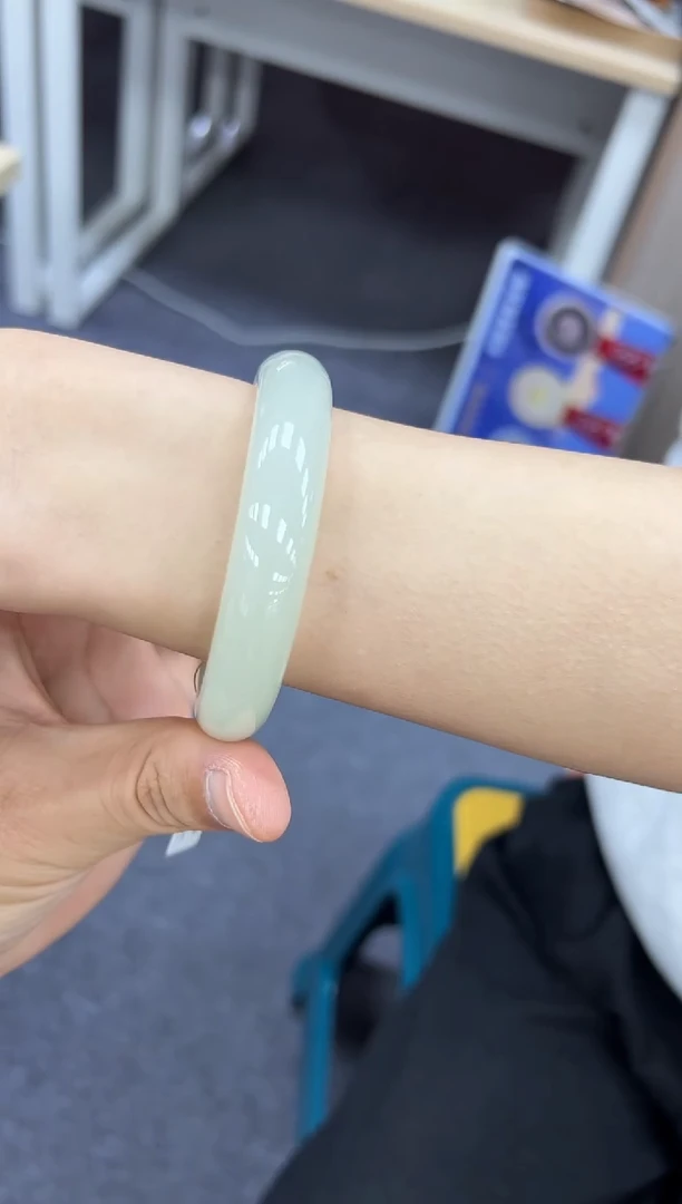 未镶嵌手镯和田玉57  w12