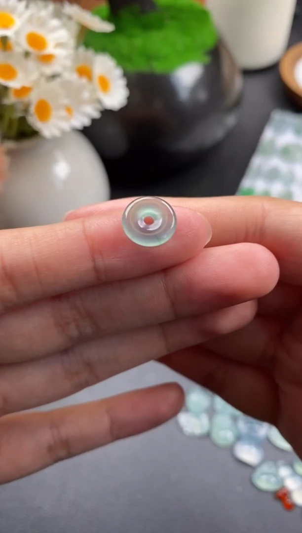 散珠翡翠晴底平安扣