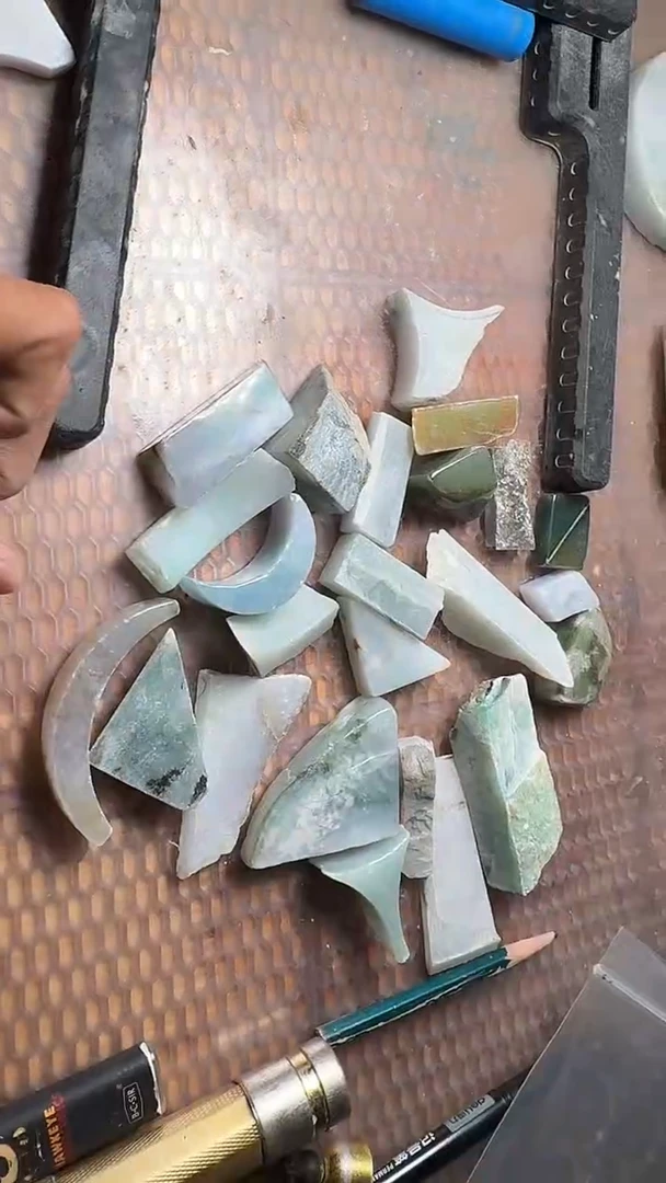 裸石翡翠岁**好天然缅甸A货翡翠