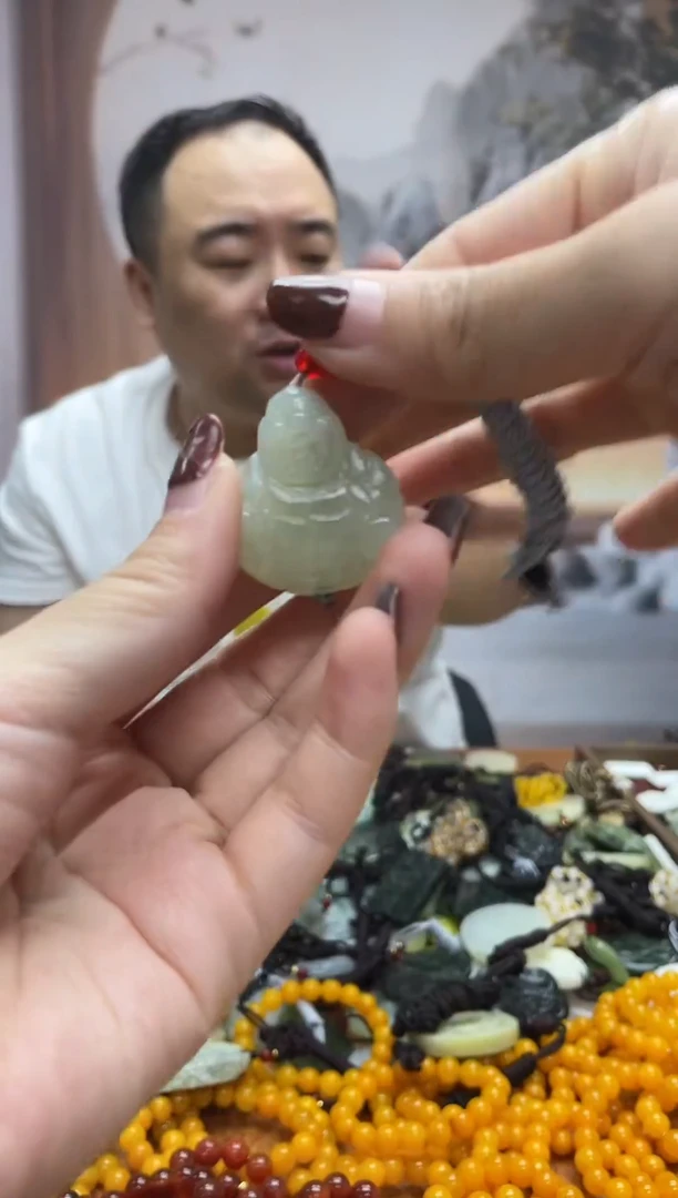 未镶嵌岫玉吊坠·