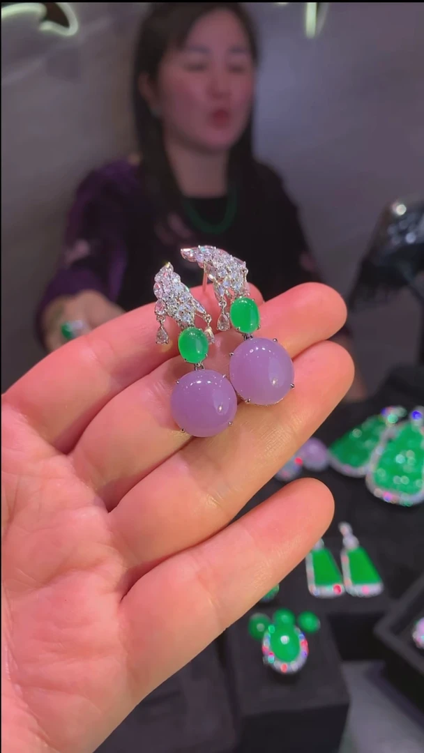 18K金镶嵌翡翠耳饰耳饰1