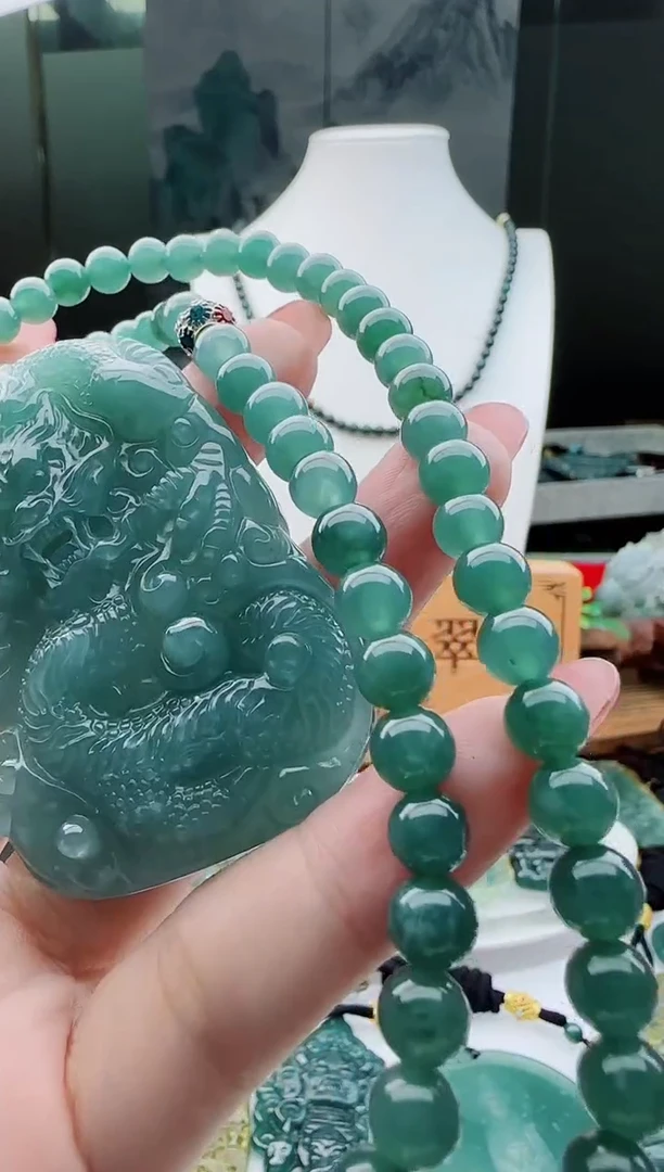 【闪购商品】翡翠颈饰未镶嵌多样性随机一件发货