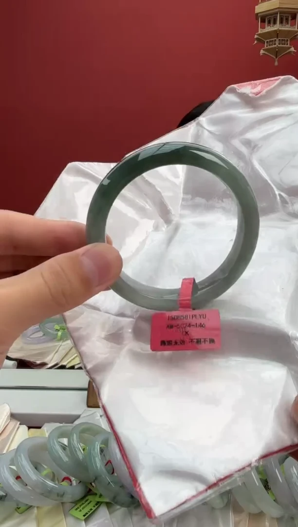 翡翠手镯未镶嵌10手镯