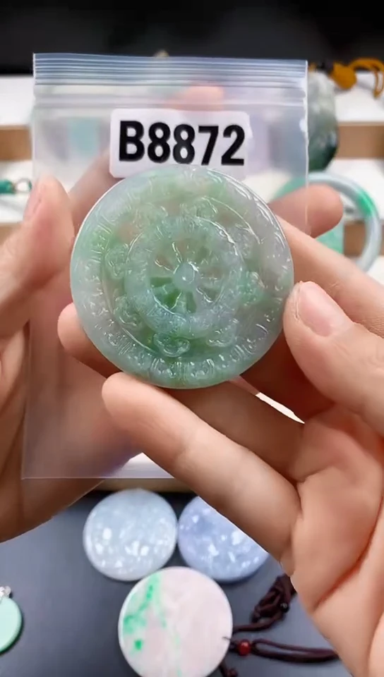 颈饰未镶嵌翡翠天然翡翠吊坠挂件