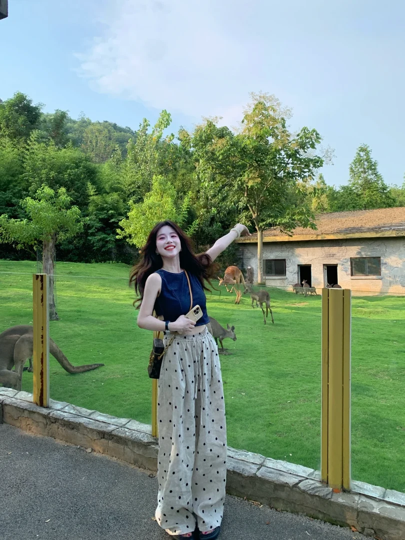 夏季穿搭一整套女2025新款小众设计感牛仔背心波点显瘦阔腿裤女潮