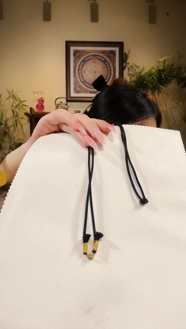 毛线带子款颈饰绳子