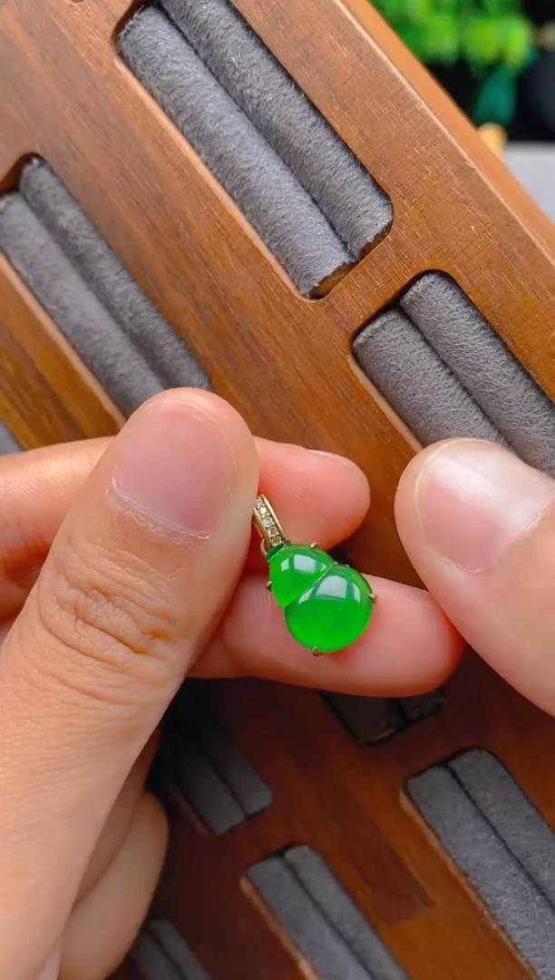 吊坠(不含链)银S925镶嵌翡翠葫芦吊坠